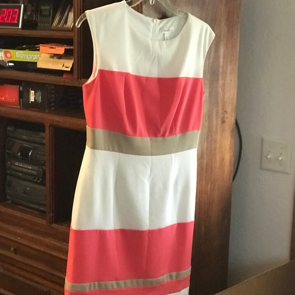 Sleeveless knee length dress
